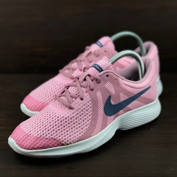 nike revolution 4 pink